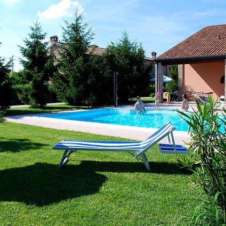 Agriturismo-R&B Corte Dei Gioghi فيرّارا المظهر الخارجي الصورة