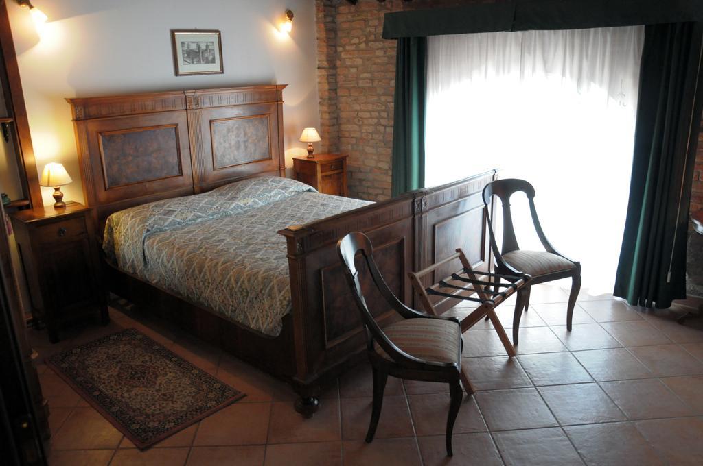 Agriturismo-R&B Corte Dei Gioghi فيرّارا الغرفة الصورة