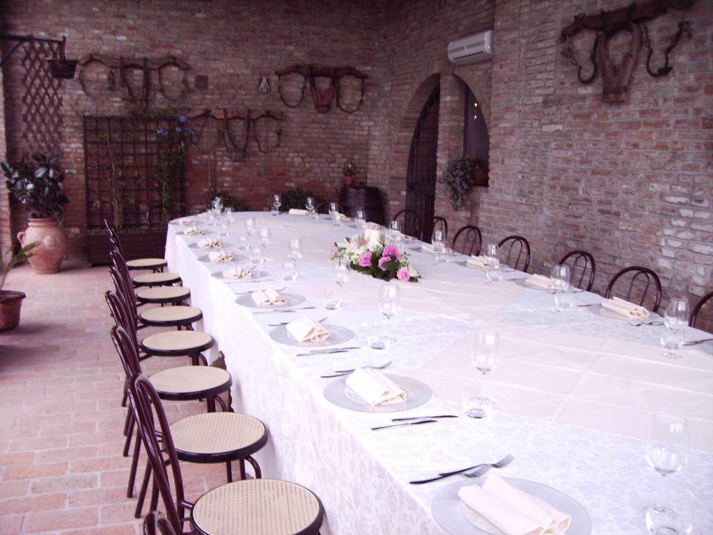 Agriturismo-R&B Corte Dei Gioghi فيرّارا المظهر الخارجي الصورة