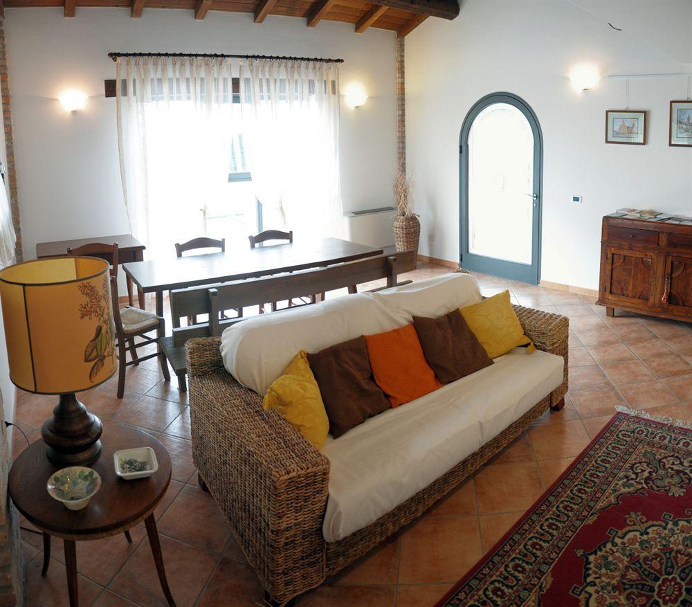 Agriturismo-R&B Corte Dei Gioghi فيرّارا المظهر الخارجي الصورة