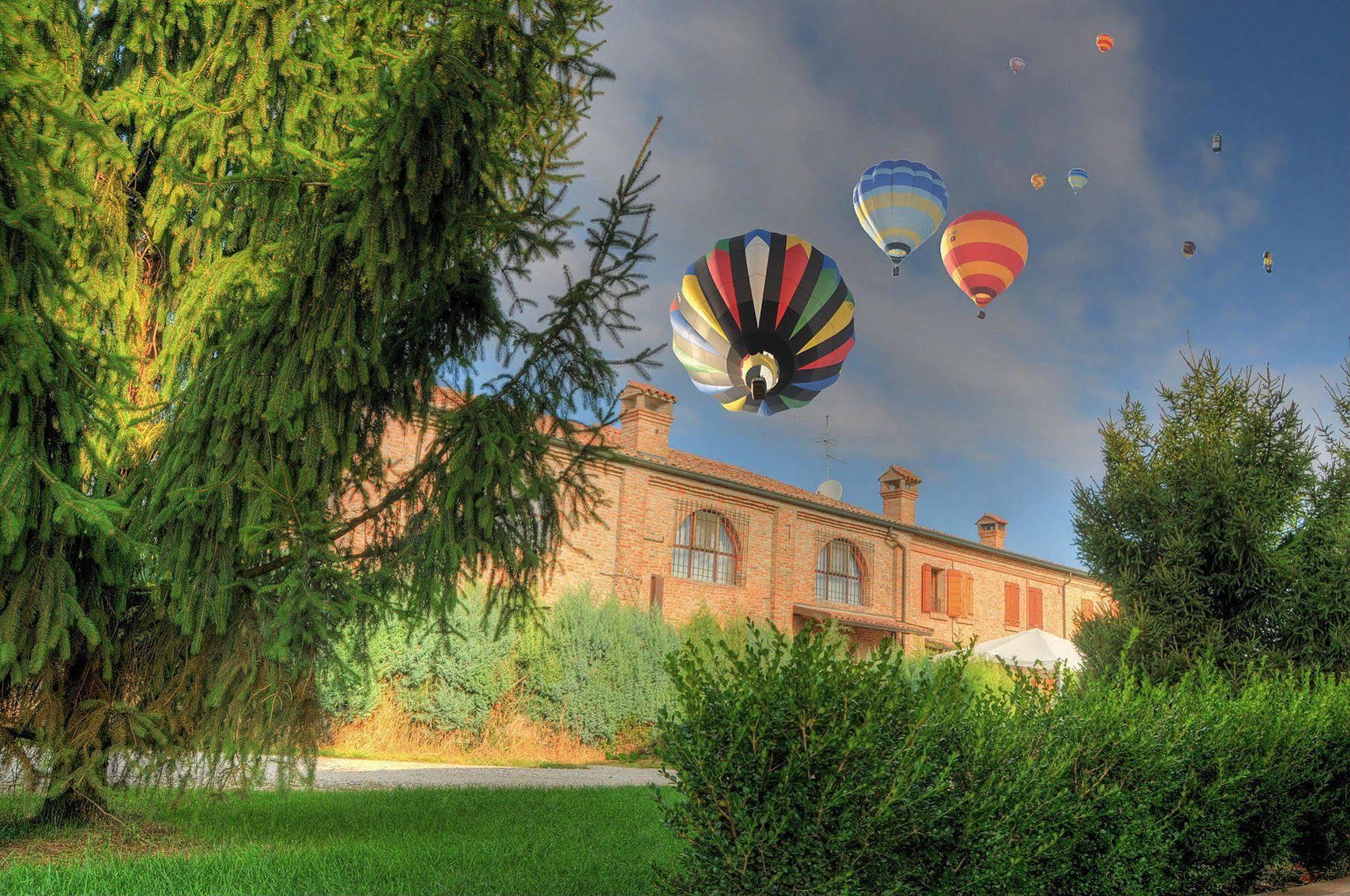 Agriturismo-R&B Corte Dei Gioghi فيرّارا المظهر الخارجي الصورة